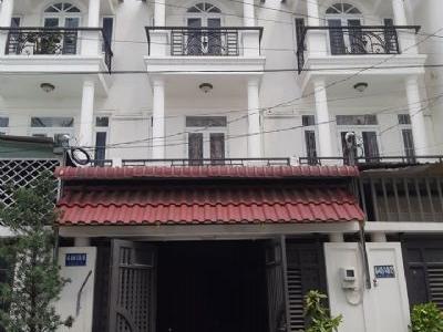 Nhà chính chủ q12 phường thạnh lộc đường Hà huy giáp. dt 4x17m .Có 1pk .1bep 4pn 5wc.