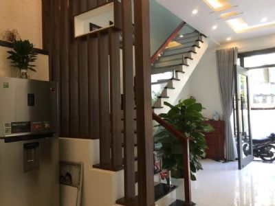 bán nhà 3 tầng . Phường chi lăng . Gần công an tỉnh gần trường sư phạm . Nhà với thiết kế hiện đại