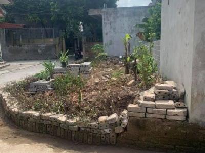 Cần bán lô đất đầu ve 2 mặt tiền tại phố Bích Sơn , P Bích Đào . Đường thông , ô tô vào tận cửa
