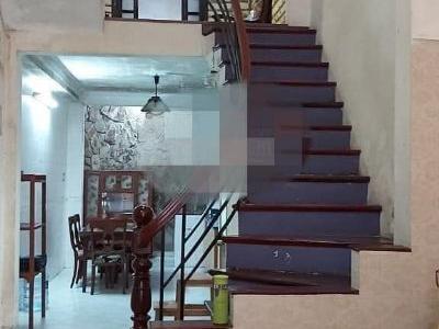 Cho thuê nhà 4.5 tầng, DT mặt sàn 40m2, hướng ĐN, ngõ 44Thái Thịnh, quận Đống Đa, Hà nội.