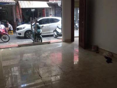Hiện tại mình đang có căn nhà tại 368 đê la thành ngay cạnh ngã 5 ô chợ dừa cần tìm người cho thuê.