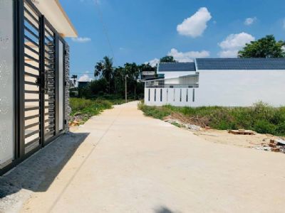 Cần bán nhanh đất gần uỷ ban phường Nghĩa Lộ giá dưới 1 tỷ Diện tích: 100m2. Hướng: Đông Bắc