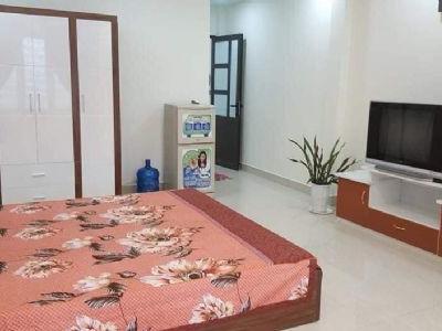 Cho thuê căn hộ khu 193 văn cao. Dt 28m2 full đồ bếp đầy đủ. 1 ngủ. Phòng đẹp, sạch sẽ. Oto đỗ cửa.