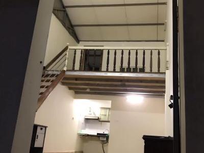 Cho thuê nhà tại Gia Thuỵ- Long Biên 35m2+1gac xép 20m2= 55m2 Xây cực cao thoáng mát