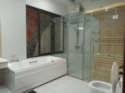 Chủ nhà cần bán gấp nhà phố Phùng Chí Kiên, phường Nghĩa Đô, quận Cầu Giấy, Hà Nội.