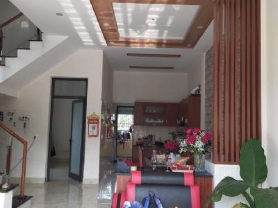 Mặt Tiền Hà Huy Tập , em bán căn nhà 2 lầu cực đẹp , nhà thiết kế hiện đại ,mới xây dựng năm 2019 .