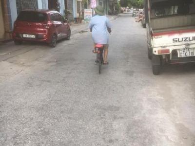Bán căn nhà 2 tầng mặt đường Trần quang diệu  cách 10m giao với hoàng công chất ,gần trường tây sơn