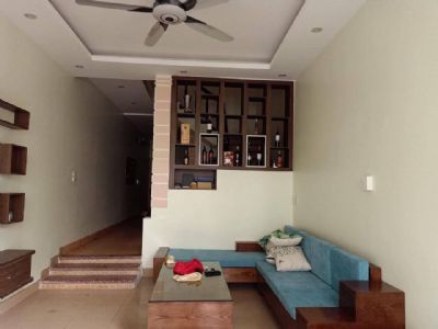 Cần bán nhà 4 tầng Kiên cố Minh Cầu, ngay cạnh Kho Bạc, Cạnh TNG Minh Cầu: Dt: 4 x18 =72 m2