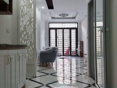 BÁN NHÀ ĐẸP Ở NGAY, GẦN BÃI Ô TÔ TRUNG VĂN, NAM TỪ LIÊM 35MX5T CHỈ 3.05 TỶ