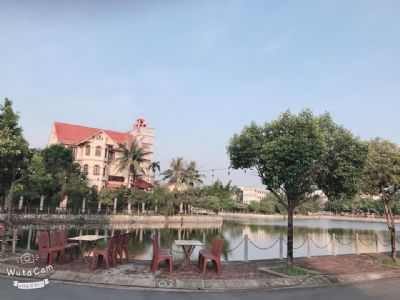 cần bán mảnh đất khu hồ vân sơn phủ lý. Cách dhcn 500m(8000 sinh viên) Hướng: đông nam Mát mẻ