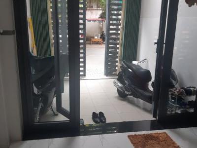 Cho thuê mặt bằng tầng trệt nhà đường số 79 Tân Quy, Q7 Diện tích 3x9m, có khoảng sân thêm trước