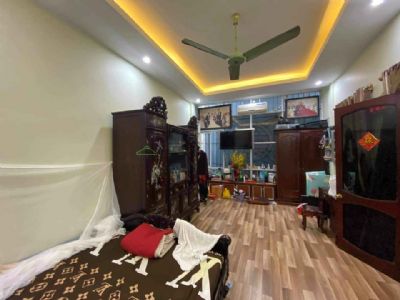 Bán nhà trong ngõ to gần phố Ngọc Khánh, 30m2x 4 tầng, giá 3,25 tỷ.