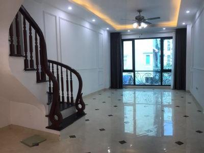 Bán Nhà thuộc phố Nguyễn Công Trứ , Hà Đông, tầng 1: 38m, từ tầng 2 đua ra là 45m, 5 tầng
