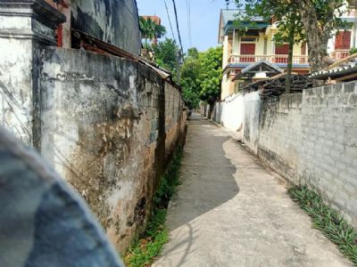 Bán 415 m tại Thuần Mỹ ,Ba vì . Có suối nước nóng nổi tiếng Ba vì ạ. 125 m thổ cư Ô tô đỗ tại sân.