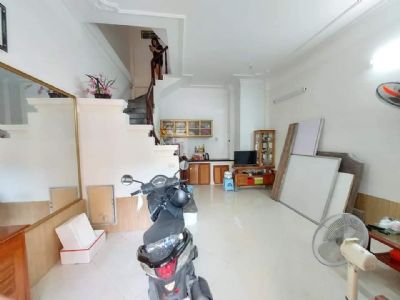 Bán nhà mặt đường Huỳnh Thúc Kháng HĐ kinh doanh ôtô tránh đỗ 31m2  X3Tầng  MT : 5m  Giá : 3.4 tỷ
