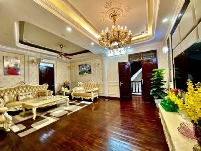 Cần bán cực gấp nhà Nguyễn Chí Thanh 56m2, PHÂN LÔ - Ô TÔ CON ĐỖ CỬA - HAI MẶT THOÁNG - KHU VIP