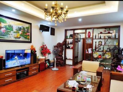 Chính chủ bán nhà ngay Ngã Tư Sở, nhà mới đẹp, ngõ thông thoáng, gần phố, kinh doanh, DT=40m2x5T.