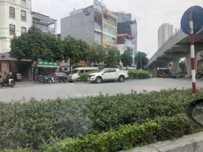 Bán đất mặt phố số 3 - 5 Nguyễn Văn Huyên Cầu Giấy Hà Nội S đất 365 m2. Mặt tiền13 m