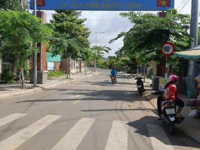 bán đất 16x50m Long Phước gần cổng chào Phước Hữu, Long Phước. Thích hợp cho A/c nào làm nhà vườn