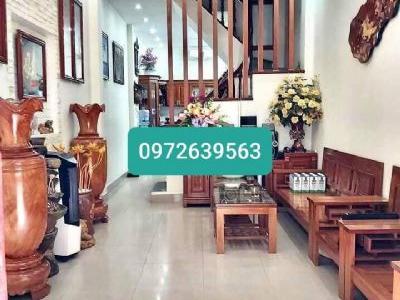 Gia đình cần bán gấp nhà bên quận Thanh Xuân. Nhà 39m2 x 5 tầng. Nhà tự mua đất và xây dựng 2018