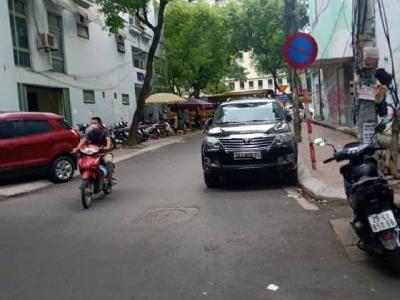 BÁN NHÀ VƯƠNG THỪA VŨ, THANH XUÂN . Lô góc Kinh doanh, ô tô tải đỗ cửa Diện tích 5Om2 x 4 tầng