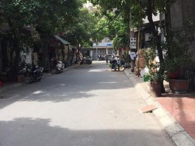 BÁN ĐẤT TẶNG NHÀ C4 CHIẾN THẮNG VĂN QUÁN, VỈA HÈ 3M, ÔTÔ TRÁNH, KINH DOANH TỐT