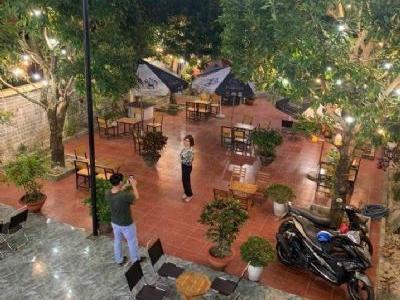Cần bán đất và có nhà  cấp 4 được xây dựng khang trang rất đẹp Núi Thành
