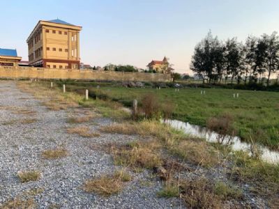 cần tiền nên muốn chuyển nhượng mảnh đất.vị trí đẹp gần ubnd đồn công an quất lâm.giá 520tr
