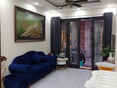 cần bán căn nhà siêu đẹp ở ngay Ngọc Thuỵ Long Biên ô tô đỗ cửa