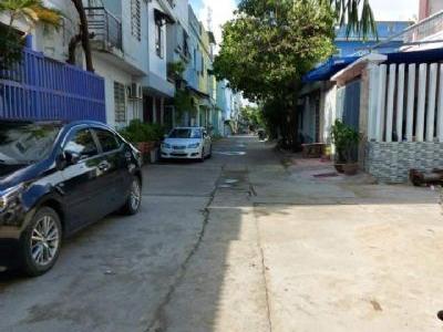 Cần bán nhà kiệt xe công Đỗ Thúc Tịnh kiệt thông nhiều đường lớn. Dt 8×14,5 Nhà 3 tầng có thiết kế