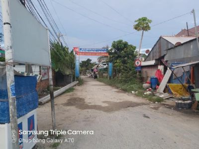 Cần bán 1455.8m đất, trong đó 600m thổ cư + 855.5m cây lâu năm tọa lạc ấp Mỹ Hưng, Mỹ Phú, Châu Phú