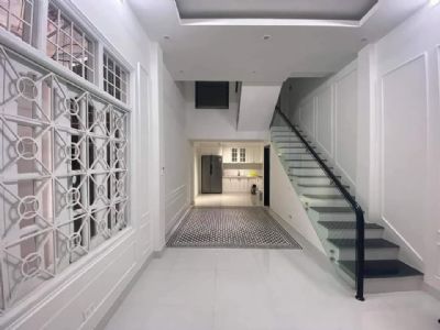 NHÀ ĐẸP ĐÓN TẾT - GẦN HỒ TÂY - THOÁNG SÁNG - KHU VỰC TRUNG TÂM - THANG MÁY CHỜ.