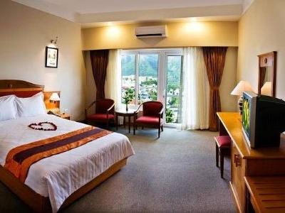 Bán Khách Sạn Lê Văn Lương, Thanh Xuân, 100m2, Doanh Thu 500-600tr/tháng, LH: 0966758136