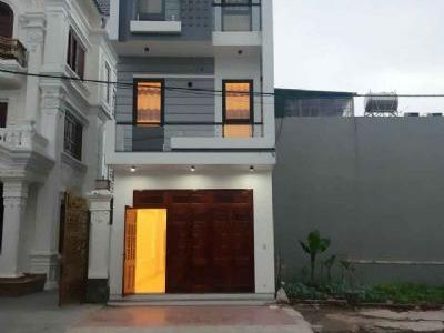 bán nhà 3 tầng phố chu văn an gần ủy ban nam bình Ninh Bình. Gần trạm y tế . Khu dân trí cao .