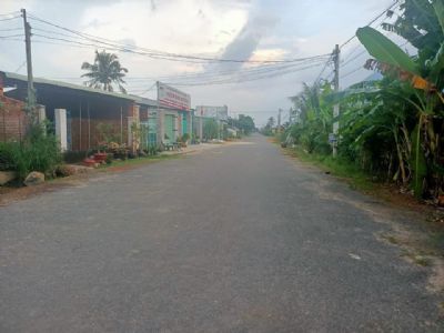 bán gấp miếng đất mặt tiền đường nhựa 10 m ,phù hợp đất ở , dân cư đông Thạnh Tân, Tây Ninh
