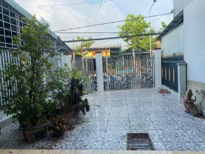 Do chuyển chỗ ở cần bán căn nhà mặt tiền Lê Văn Nghề xã Đạo Thạnh TP Mỹ Tho DT 6x27 thổ cư 120m