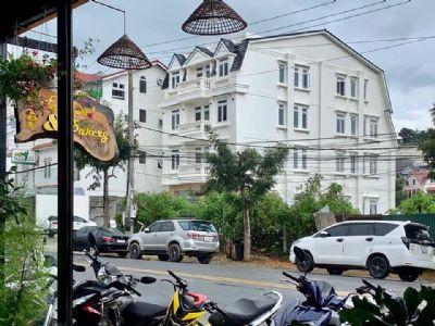 Chuyển đổi kinh doanh bán gấp khách sạn (32 phòng) tại đường Xô Viết Nghệ Tĩnh thành phố Đà Lạt.