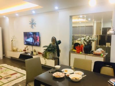 NHÀ ĐẸP Ở NGAY QUẬN CẦU GIẤY NỘI THẤT SANG OTO VÀO NHÀ 6 TẦNG THANG MÁY NHÀ VƯỢNG KHÍ TỐT