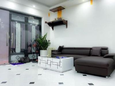 Bán nhà Nguyễn Trãi Thanh Xuân. Diện tích 40m nhà xây 5 tầng. Mặt tiền 4,5m.