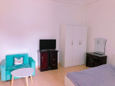 Nhà mình cho thuê nguyên 1 tầng rộng 40m2 tại Nghi Tàm. Rộng rãi thoải mái thích hợp ở hộ gia đình