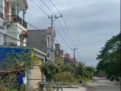 Kẹt vốn bán gấp nhà MT kinh doanh KDC Tân Đông Hiệp Tp. Dĩ An. MT rộng 5m, DT 100m2.