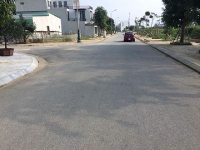 BÁN LÔ ĐẤT QH TRUNG TÂM phường trần Phú,TP Hà Tĩnh Diện tích 10,5*15,5 Đường rộng 15m Đông Bắc
