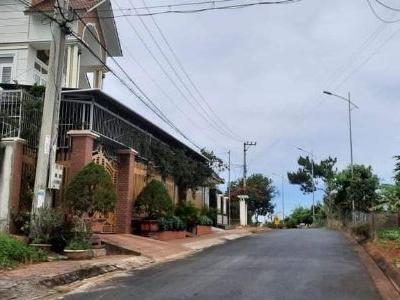 Chính chủ cần bán lô đất tái định cư biên phòng cầu vượt view hồ đẹp. Nằm ngay trung tâm gần các Cq