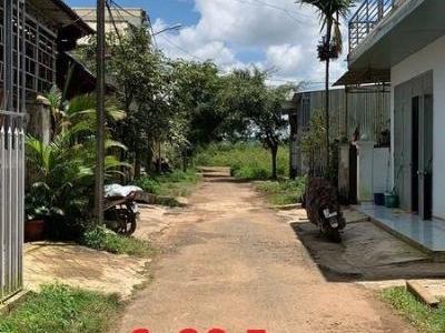 Cần bán gấp lô đất hẻm 50 Lê Đại Hành giá rẻ Diện tích: 6m x 30.5m Hướng Bắc, cách Lê Đại Hành 200m