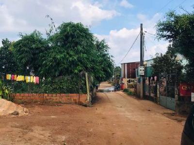 Bán Đất ngay gà nướng BaZan Diện tích 5*24 thổ cư toàn bộ Khu dân cư đông đất bằng phẳng
