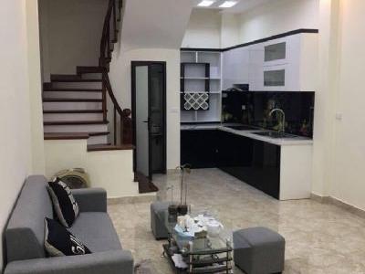 Gia đình cần bán gấp nhà 35m, 5 tầng, phố Ngọc Thuỵ, Long Biên  LH xem nhà: 098.898.6364