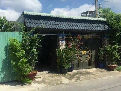 cần bán gấp căn nhà mặt tiền nhựa thới tam thôn 13 tiện ở kinh doanh mua bán, đang ở chưa qua kd