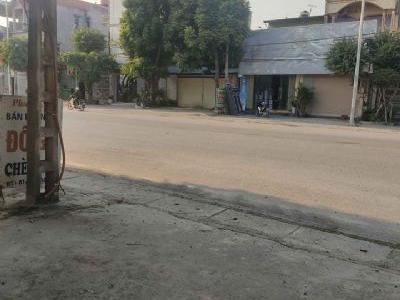 bán gấp lô đất, có sẵn nhà cấp 4, đẹp đẽ, 2 gian riêng biệt.ngay mặt đường xã Thi Sơn Kim Bảng
