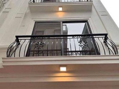 Cần bán gấp nhà Phố Nguyễn Chính quận Hoàng Mai , HN. Giá 3.75 tỷ Diện tích 31M
