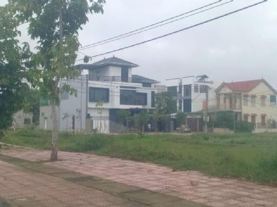 BÁN ĐẤT QH BIỆT THỰ SÔNG ĐÀ lối hai Lê duẫn phường Trần Phú tpht Diện tích:15*25 Đường rộng 15m